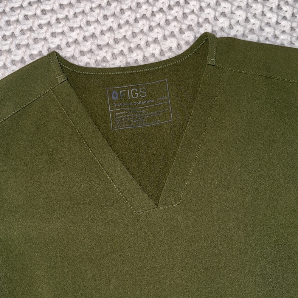 Figs Casma Top - Picture 2 of 2